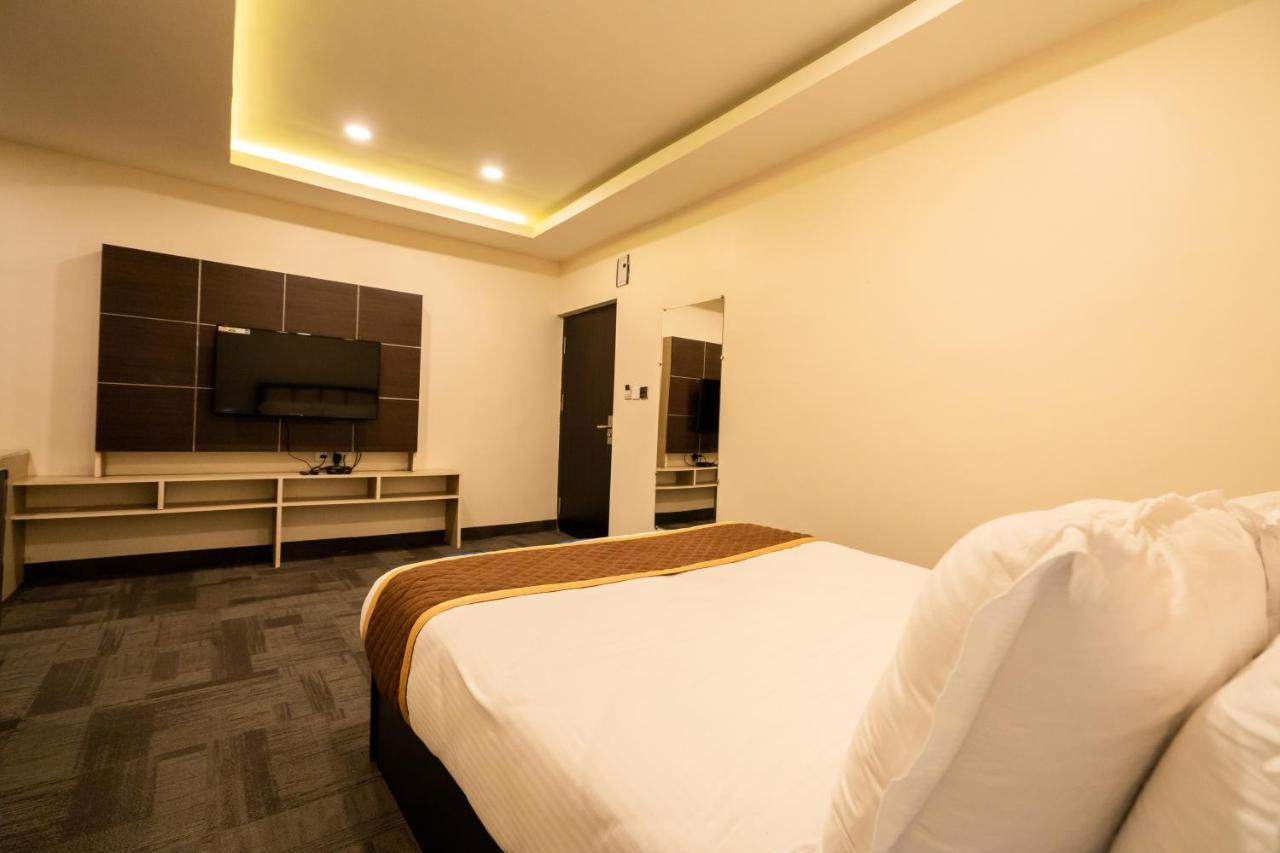 Royale Lalawi Hotel Āīzawl Extérieur photo