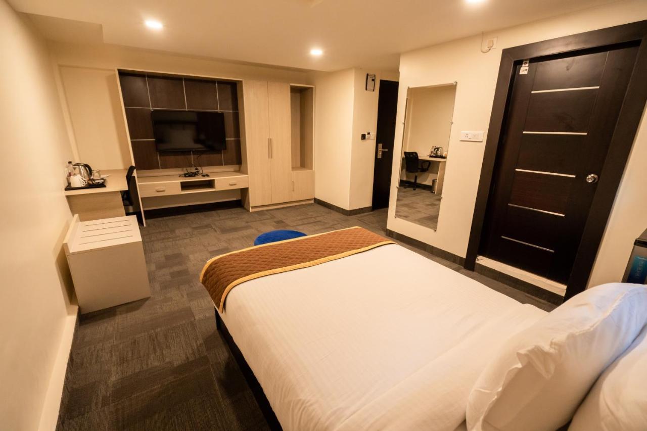 Royale Lalawi Hotel Āīzawl Extérieur photo