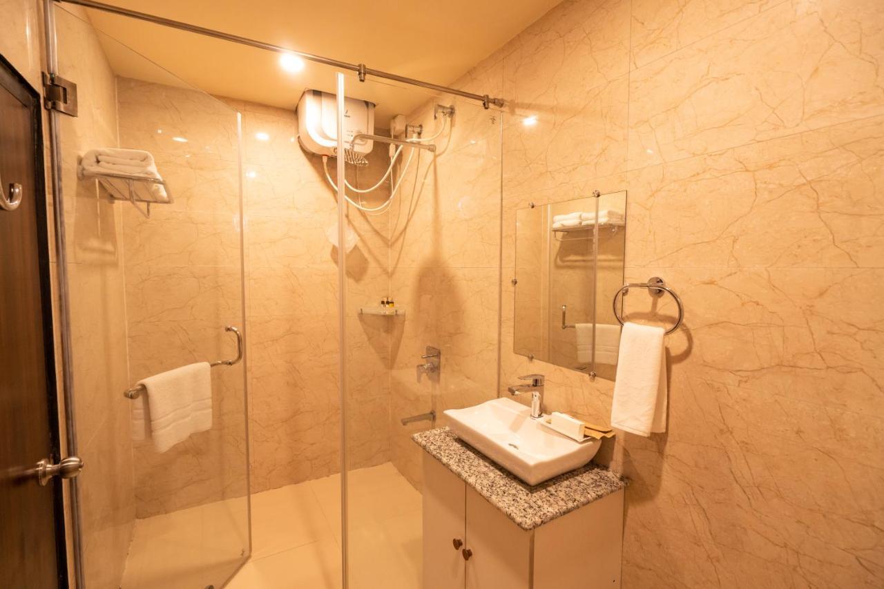 Royale Lalawi Hotel Āīzawl Extérieur photo