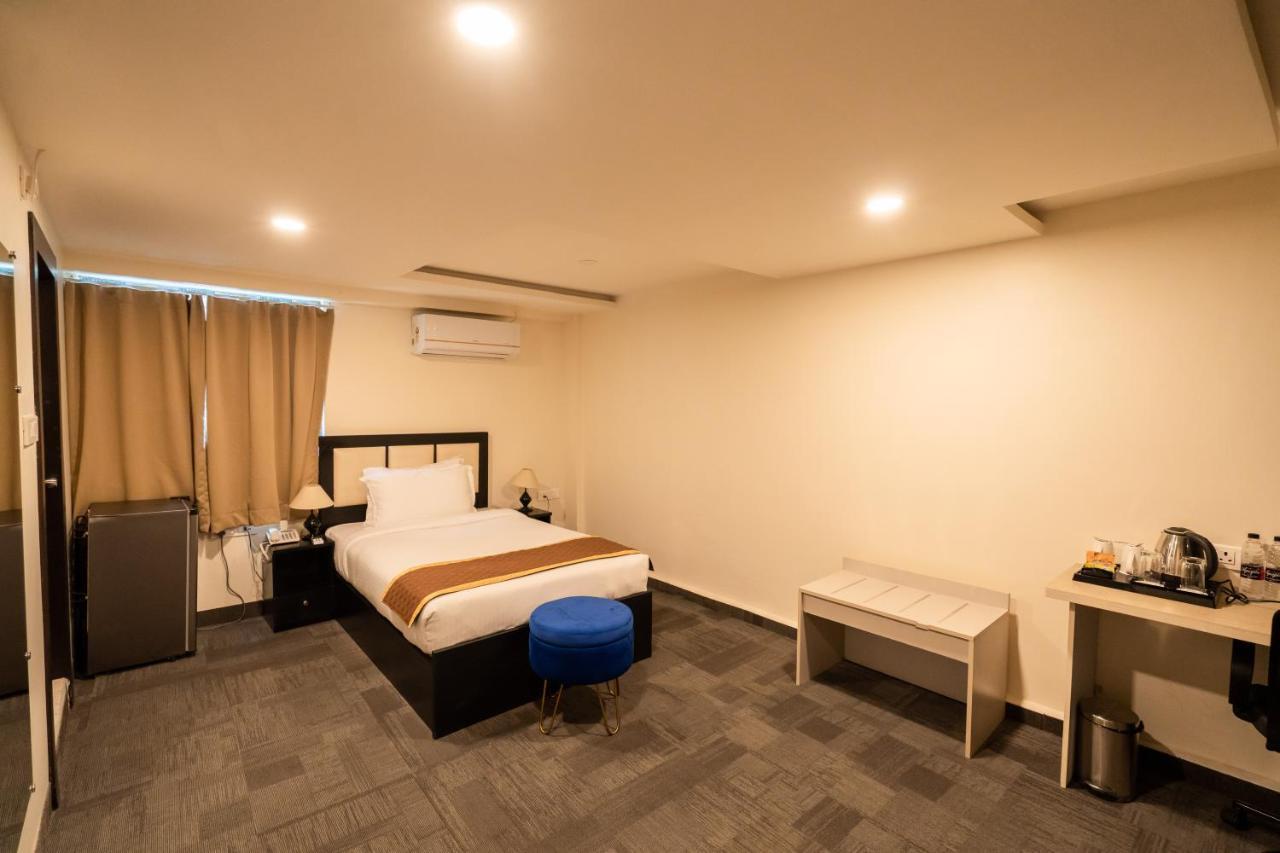 Royale Lalawi Hotel Āīzawl Extérieur photo