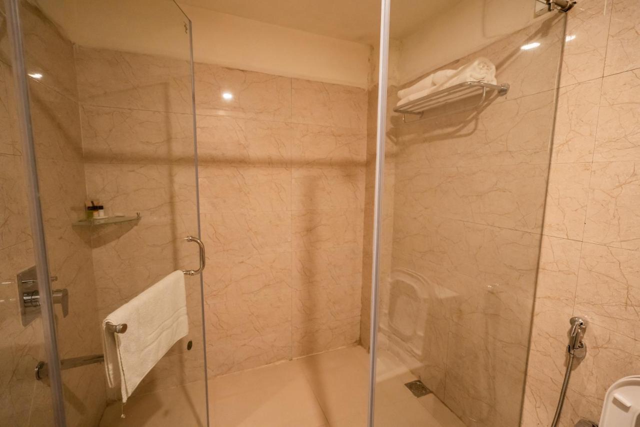 Royale Lalawi Hotel Āīzawl Extérieur photo