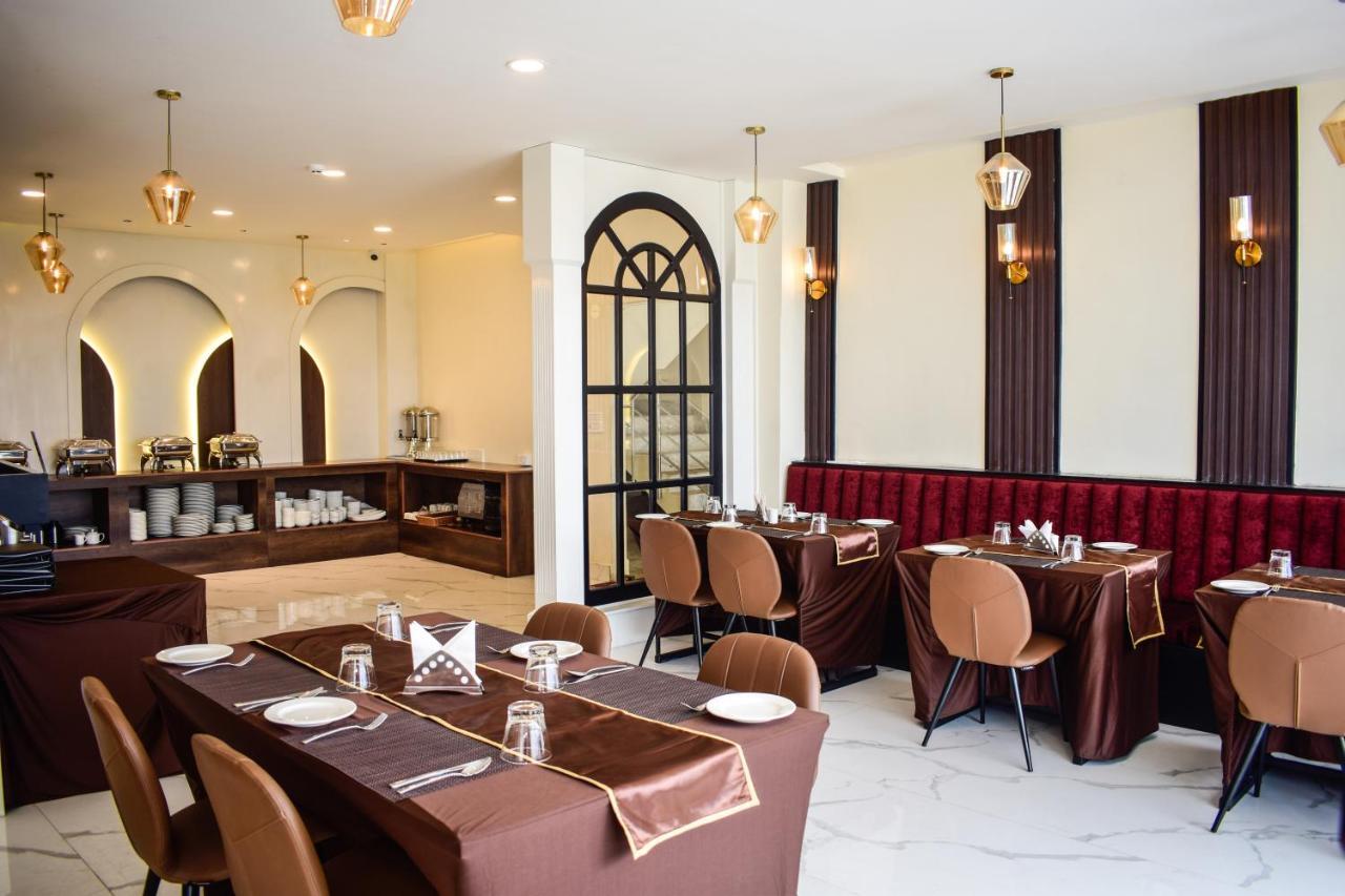 Royale Lalawi Hotel Āīzawl Extérieur photo