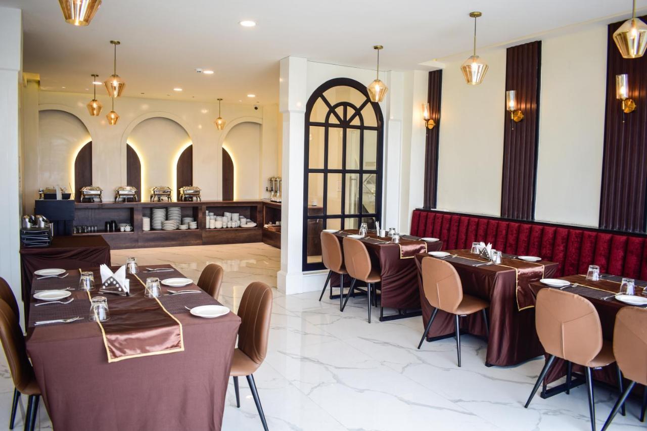 Royale Lalawi Hotel Āīzawl Extérieur photo